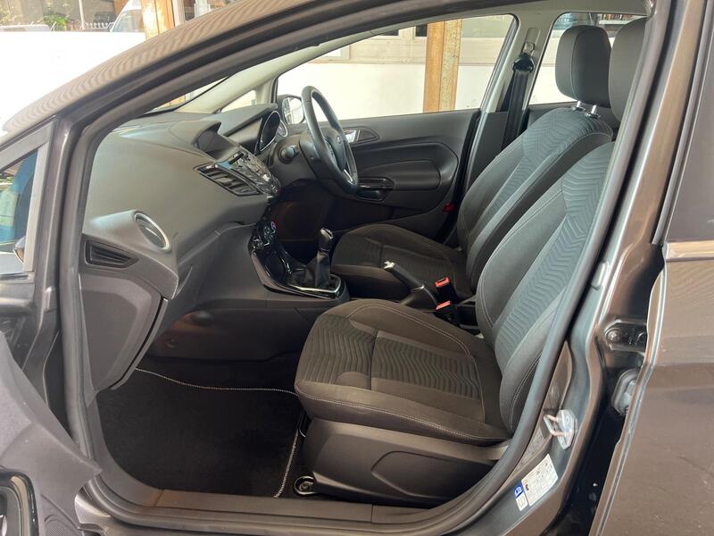 Ford Fiesta view 5