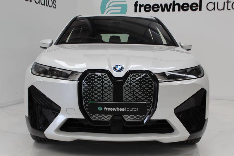 2022 BMW iX in White — image 6 of 88