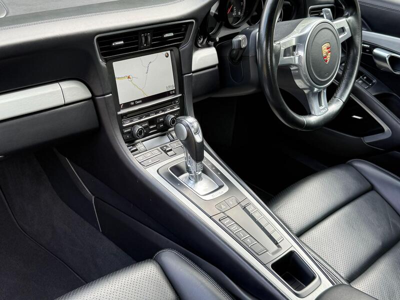 Porsche 911 view 20
