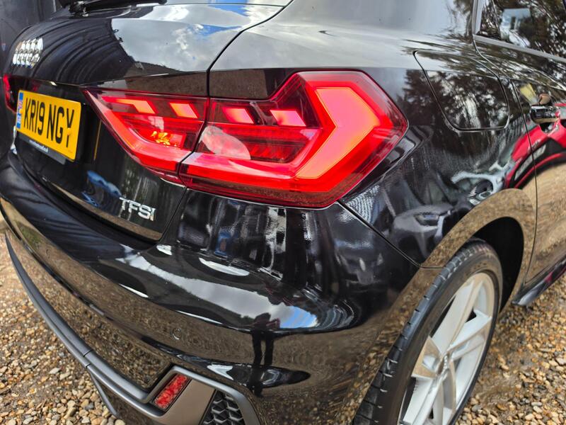 Audi A1 1.5 TFSI 35 S line Sportback S Tronic Euro 6 (s/s) 5dr thumbnail 10