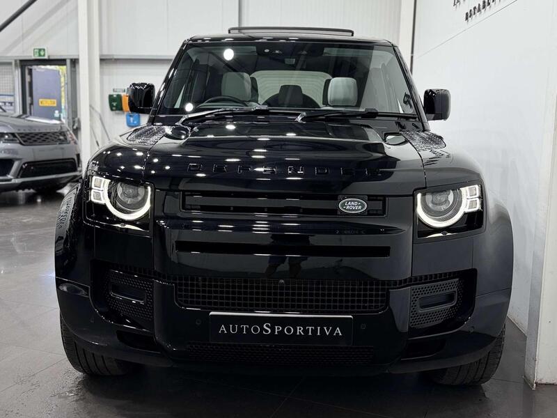 Land Rover Defender view 6
