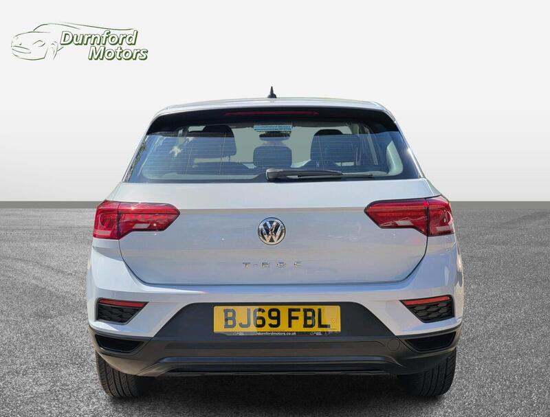 Volkswagen T-Roc view 5