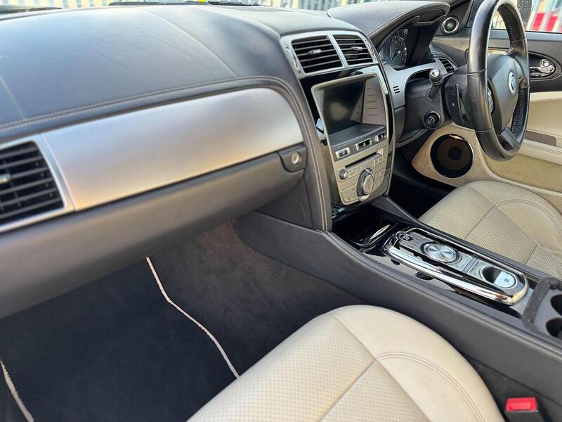 Jaguar XK view 22