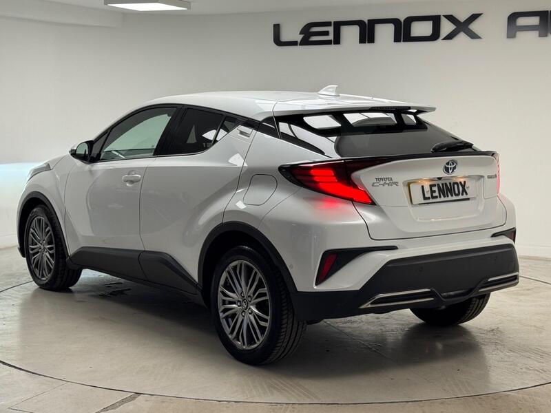 Toyota C-HR view 4