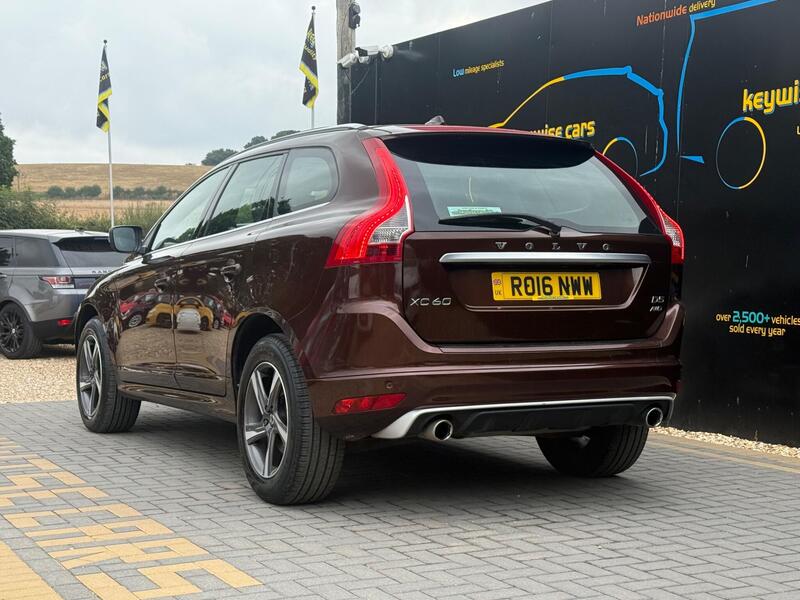 Volvo XC60 view 3