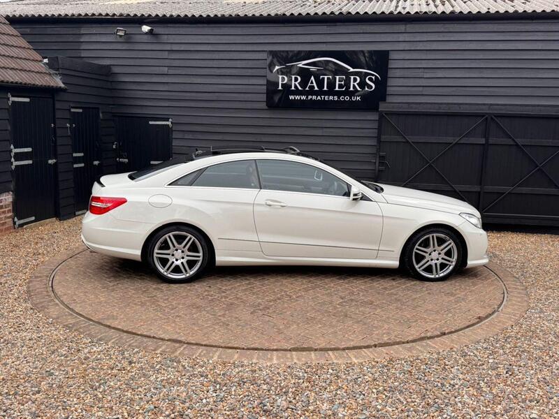 Mercedes-Benz E-Class view 5