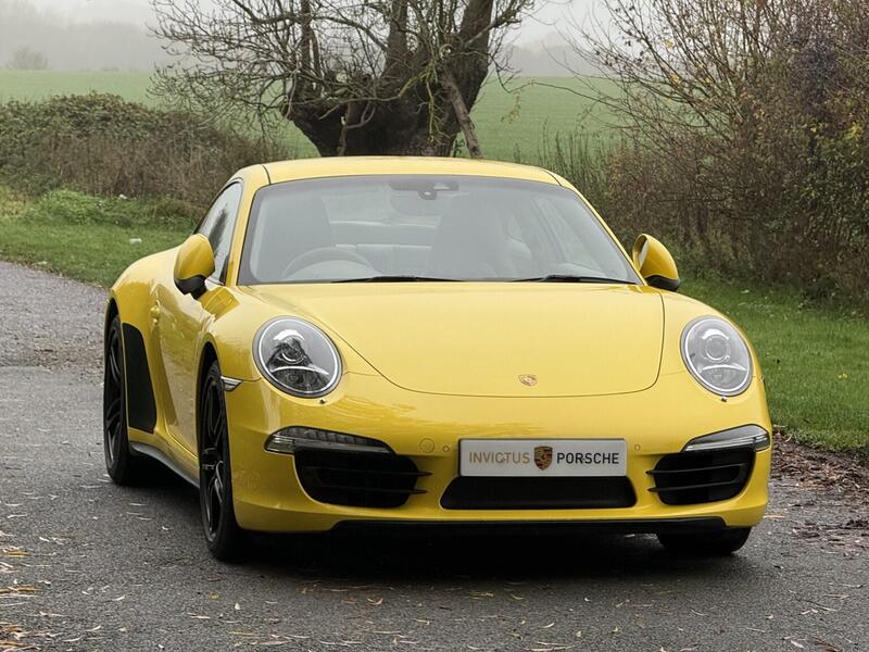 Porsche 911 view 56