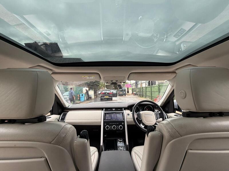Land Rover Discovery view 2