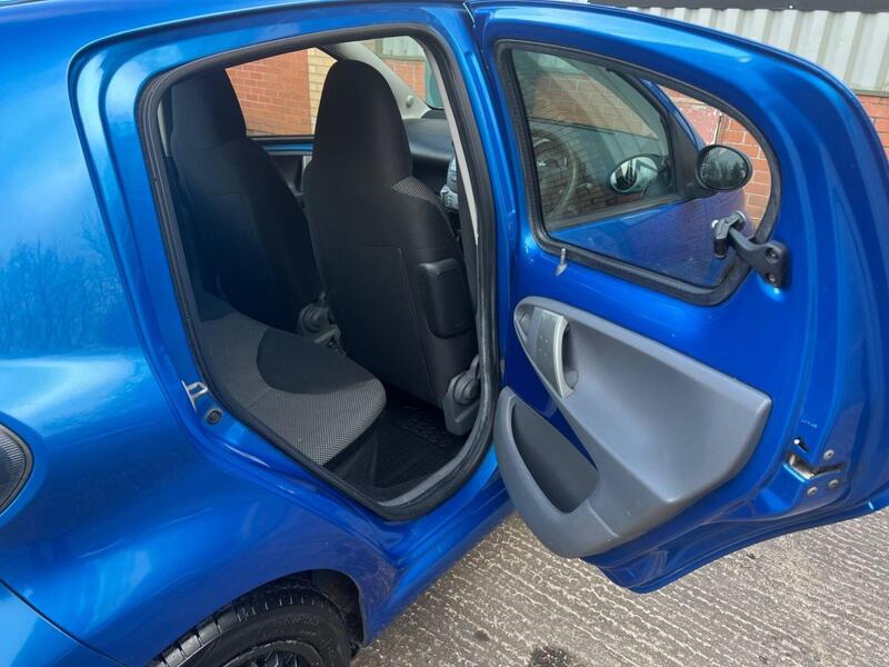 Toyota Aygo view 13