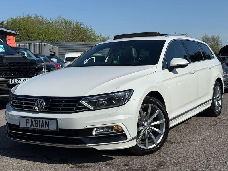 Volkswagen Passat view 2