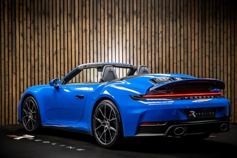 Porsche 911 view 3