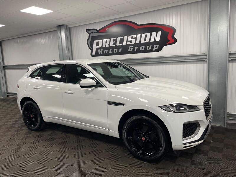 Jaguar F-Pace view 4