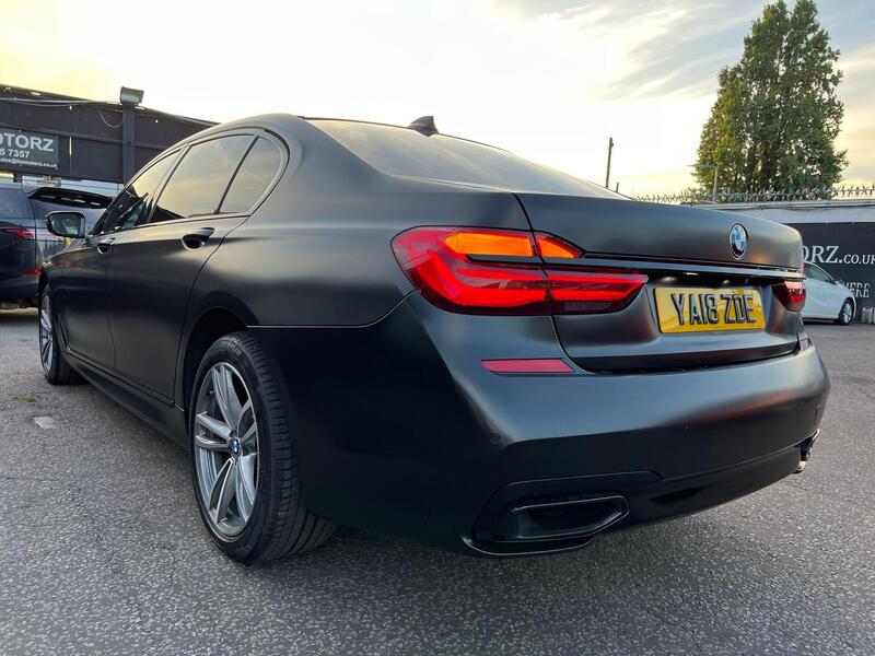 BMW 7 Series view 4