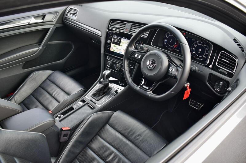 Volkswagen Golf view 3