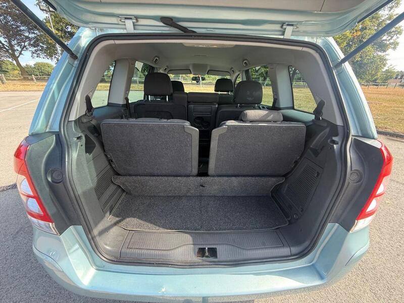 Vauxhall Zafira view 6