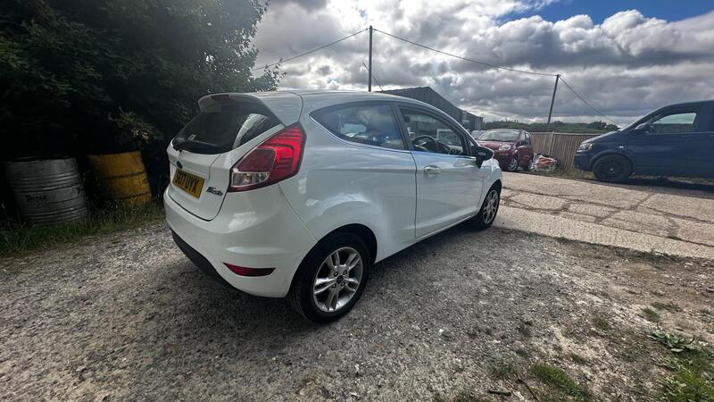 2017 Ford Fiesta — photo 7
