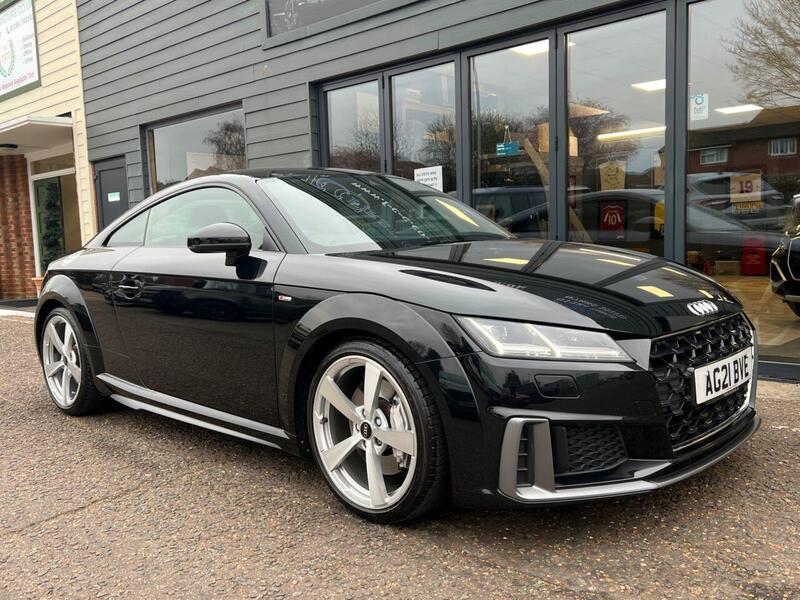 Audi TT view 4
