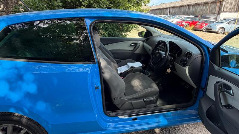 2015 Volkswagen Polo — photo 11
