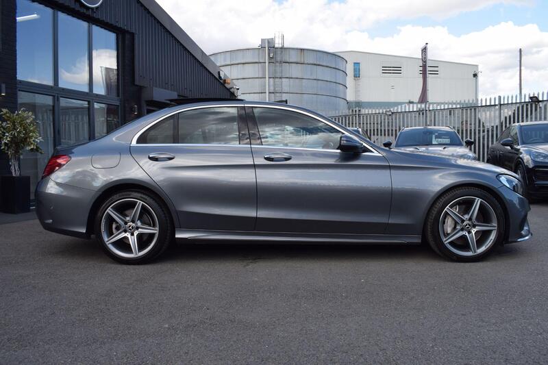 Mercedes-Benz C Class view 4
