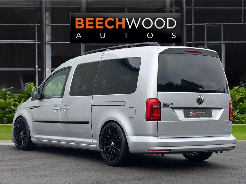 Volkswagen Caddy Maxi Life view 4