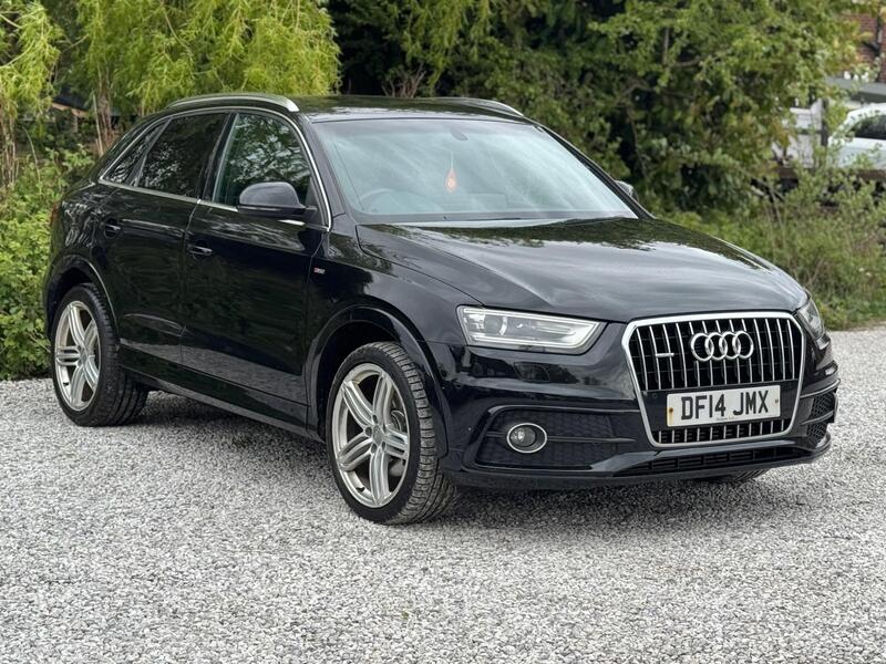 Audi Q3 view 3