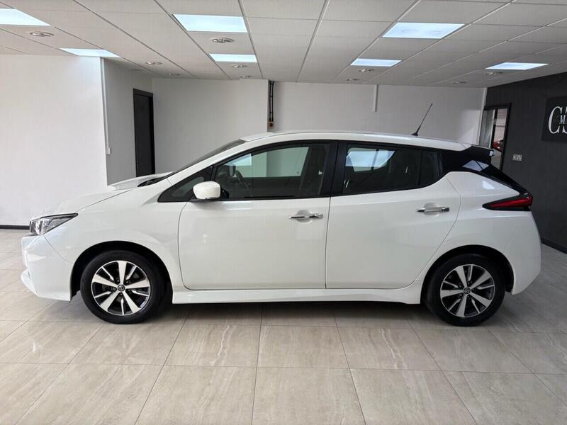 Nissan Leaf view 6