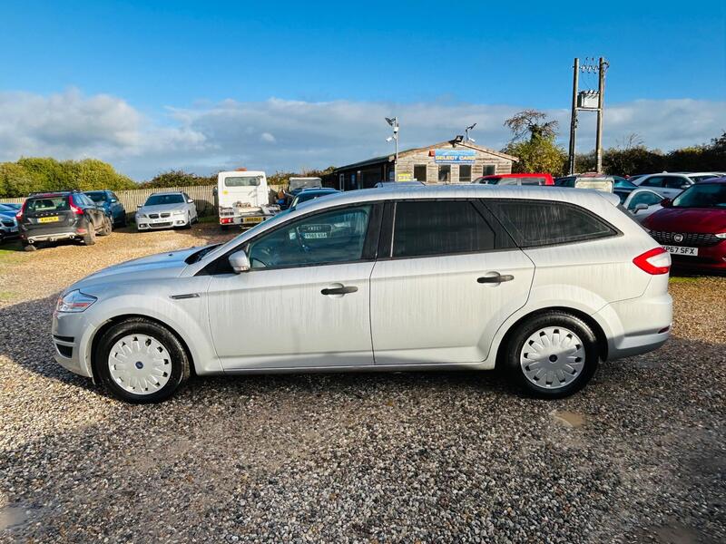 Ford Mondeo view 6