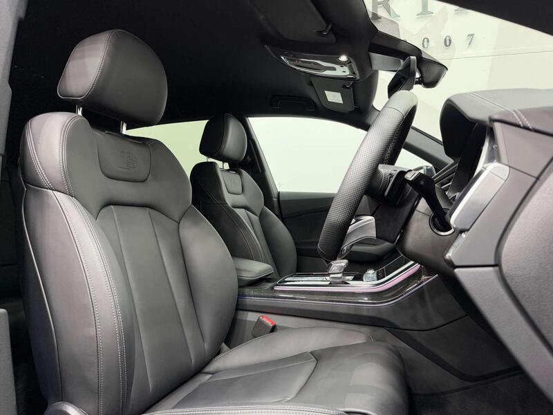 Audi Q8 view 2