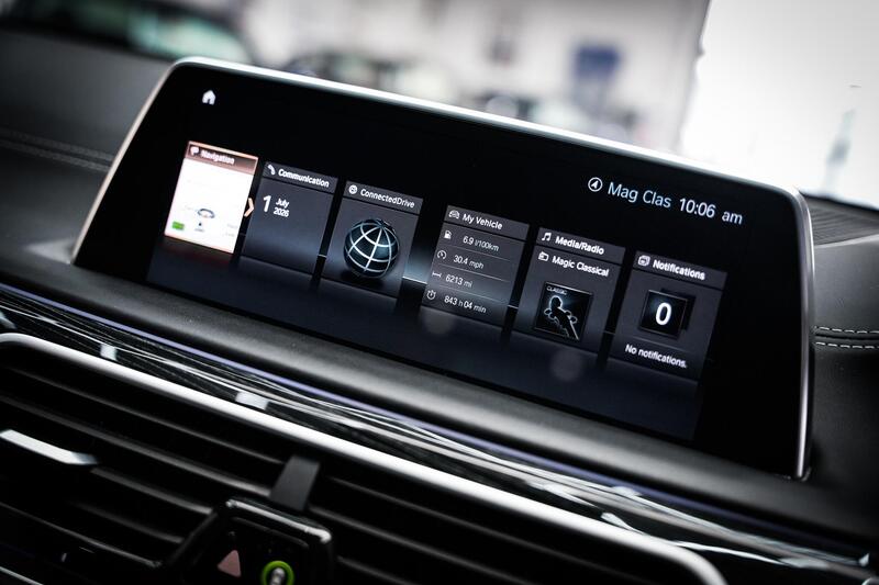 BMW 7 Series view 7