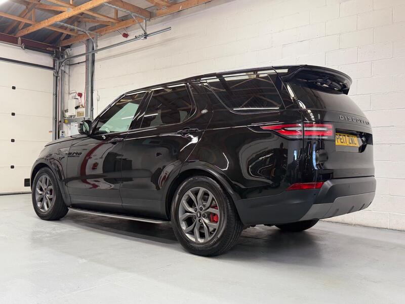 Land Rover Discovery view 2