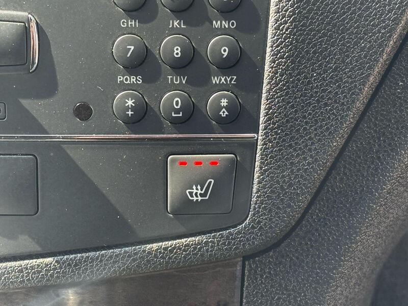 Mercedes-Benz C-Class view 4