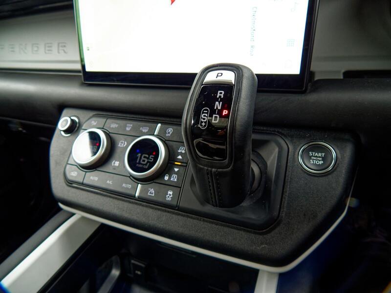 Land Rover 110 view 43