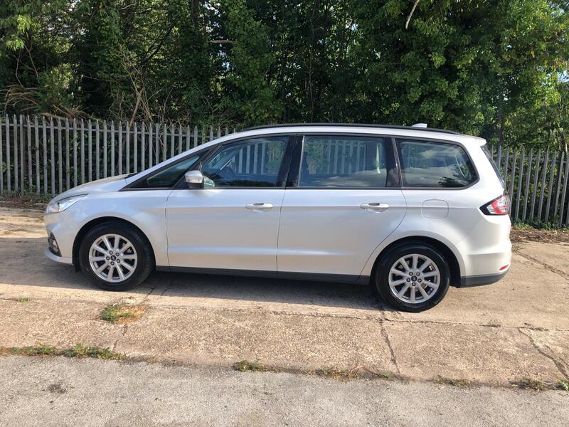 Ford Galaxy view 3