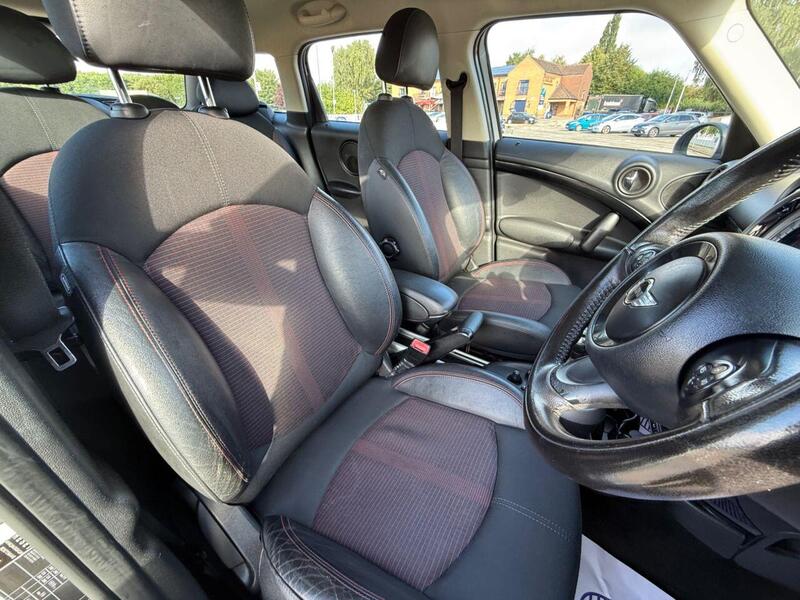 Mini Countryman view 3