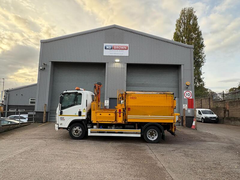 Isuzu N75-150 7.5T Hot Box (Twin)
