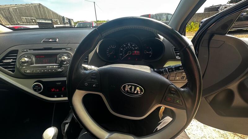 2015 Kia Picanto — photo 10