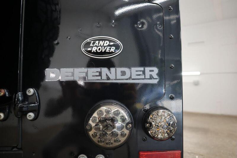 Land Rover Defender view 57