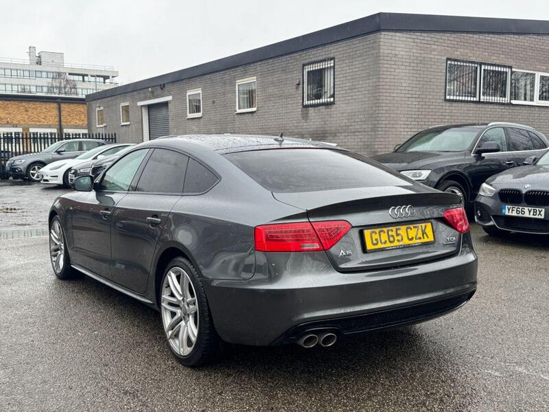 Audi A5 view 4