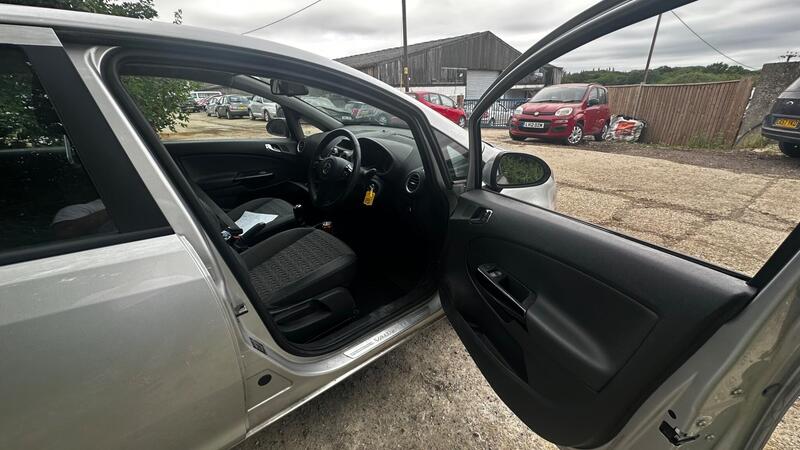 2014 Vauxhall Corsa — photo 9