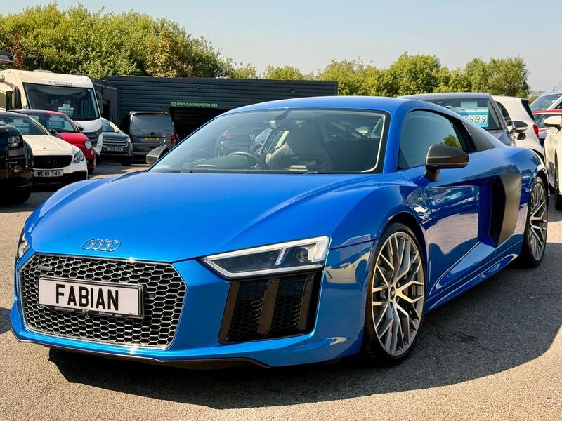 Audi Audi R8 view 3