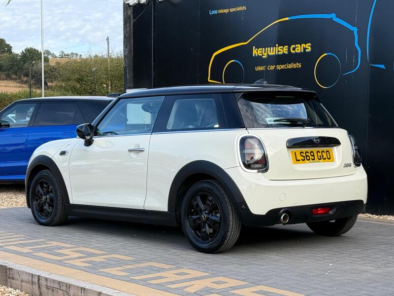 Mini Cooper view 3