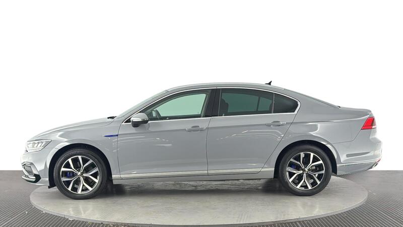 Volkswagen Passat view 7