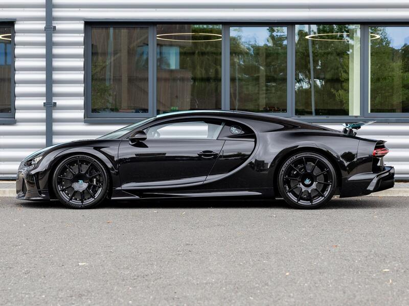 Bugatti Chiron view 6