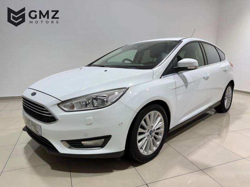 Ford Focus view 3