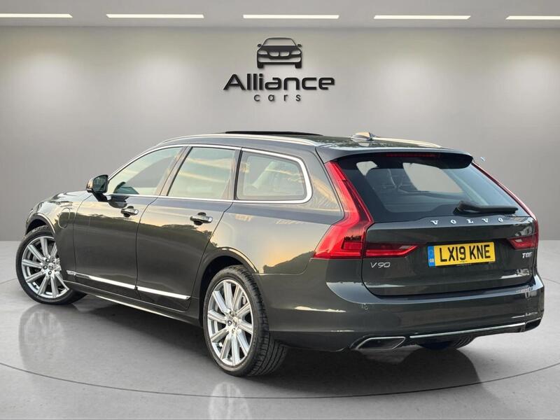 Volvo V90 view 3