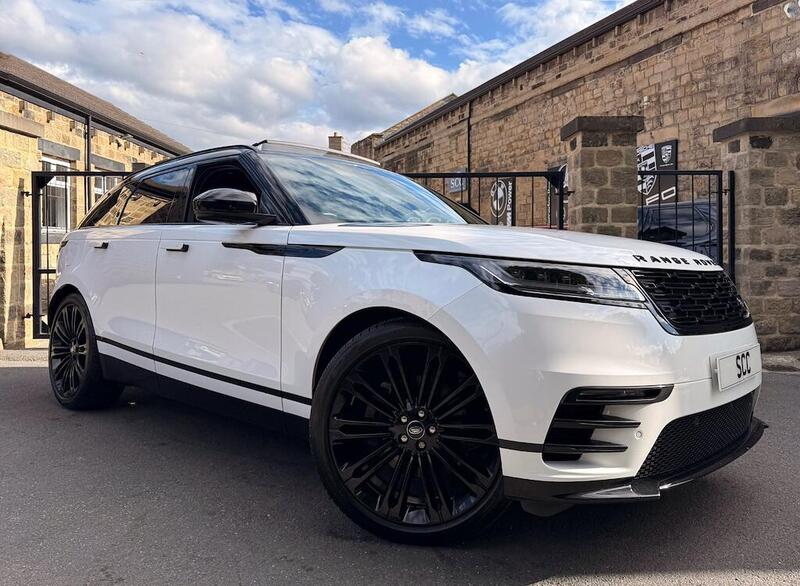 Land Rover Range Rover Velar view 2