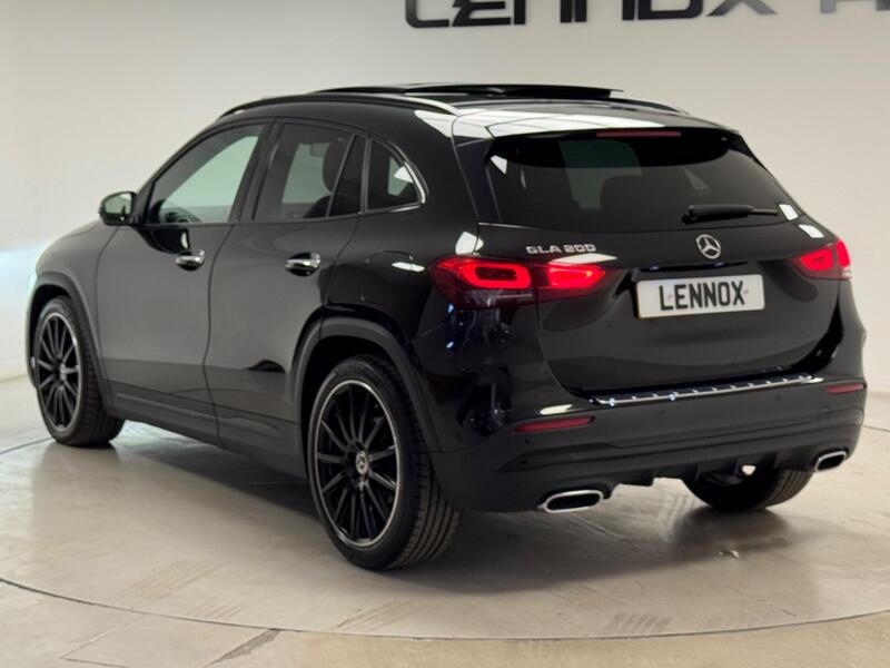 Mercedes-Benz Gla view 4