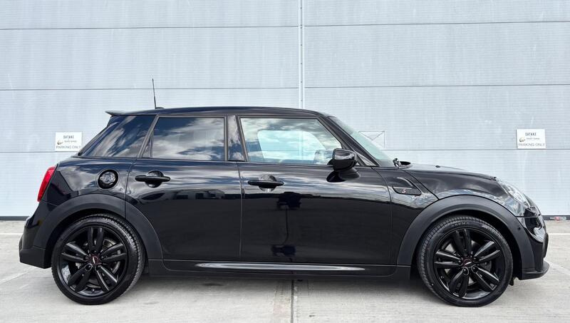Mini Hatch view 7