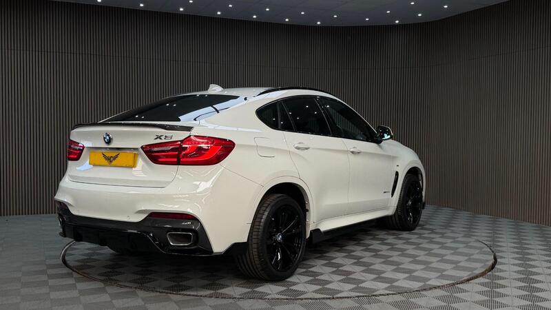 BMW X6 view 5