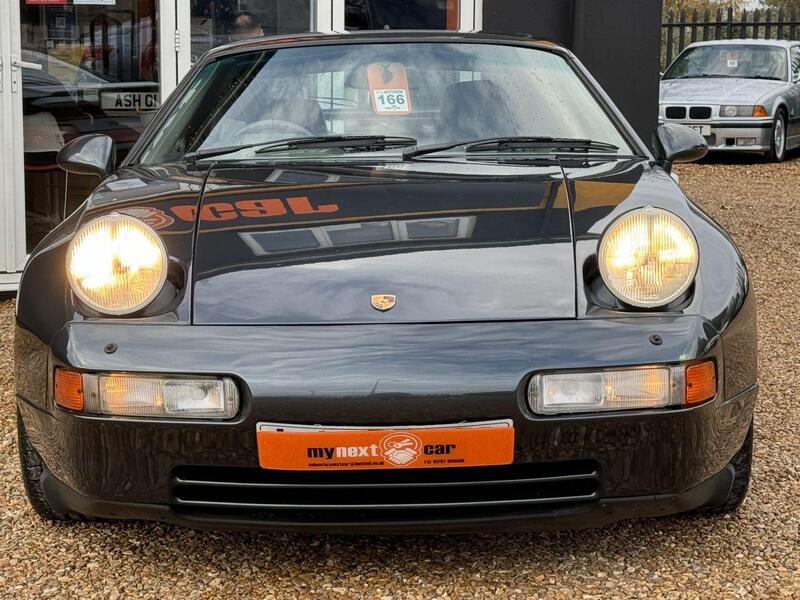 Porsche 928 view 4